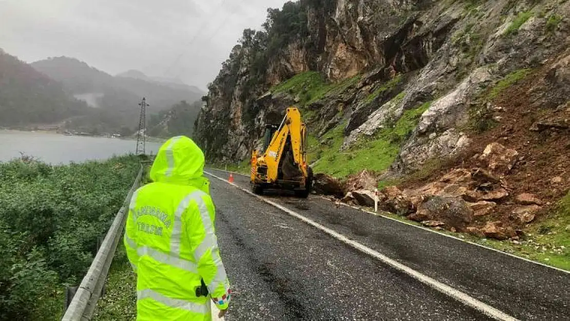 Marmaris'e 24 saatte 175 kilogram yağmur ve dolu yağdı