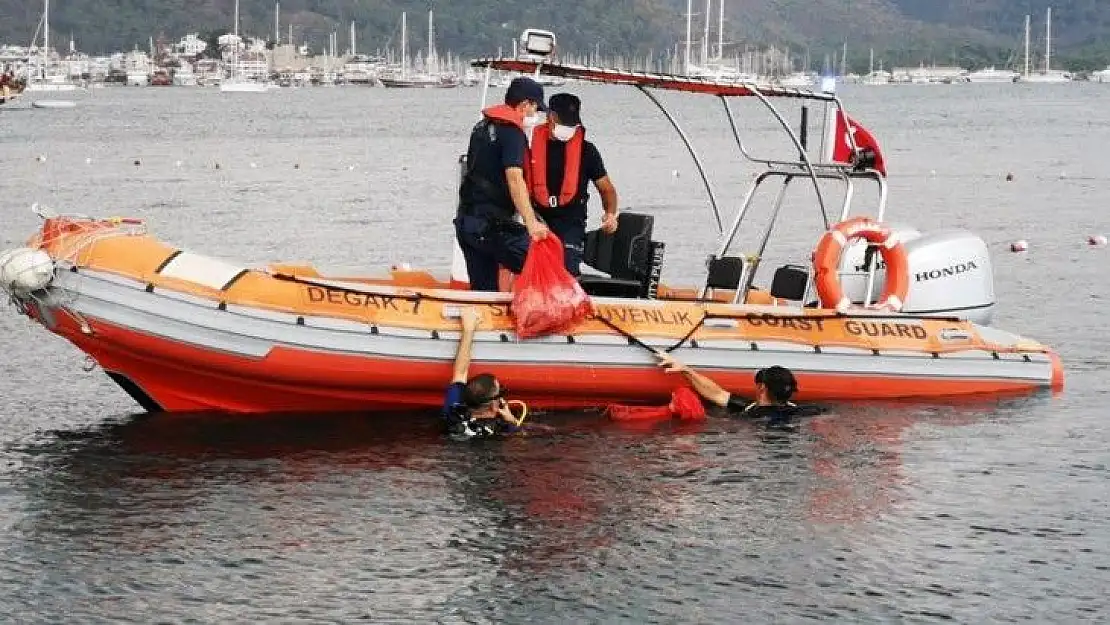 Marmaris körfezinde dip temizliği