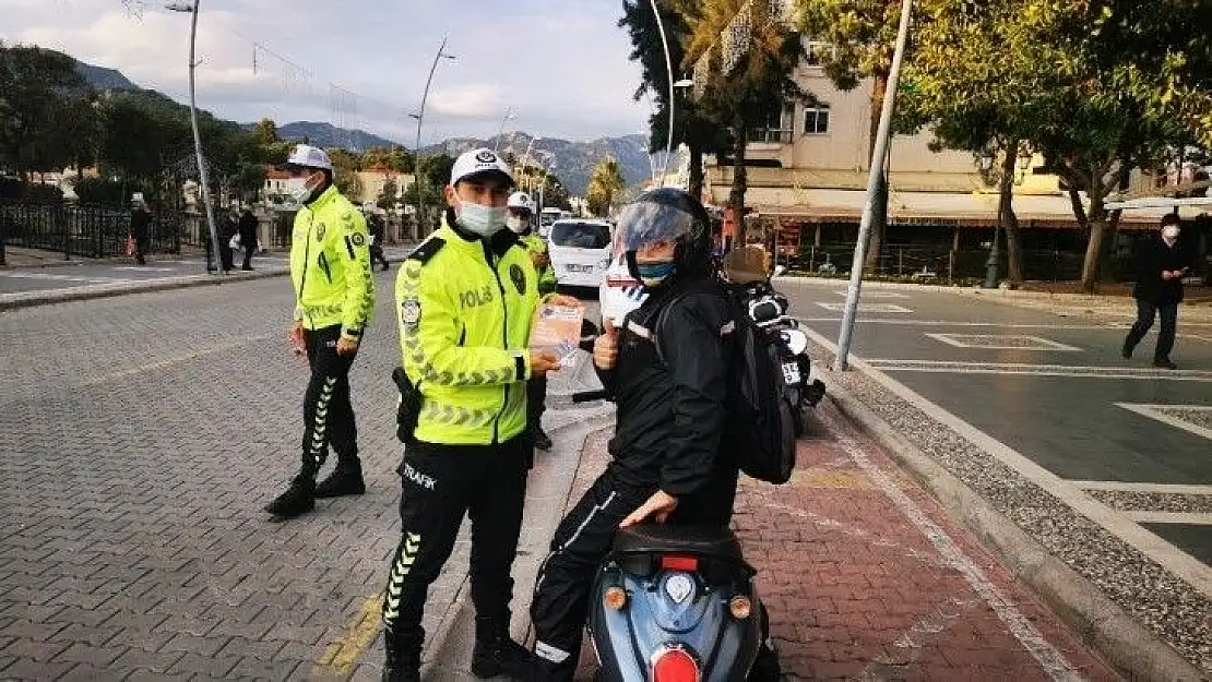 Motosiklet sürücüleri hem denetlendi, hem bilgilendirildi