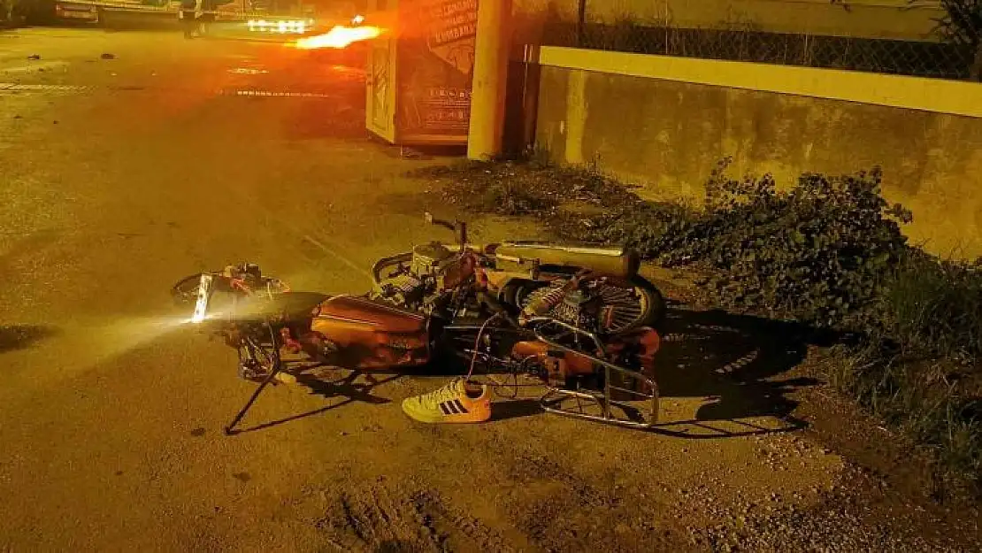 MARMARİS'TE KAMYONETLE MOTOSİKLET ÇARPIŞTI 1 ÖLÜ