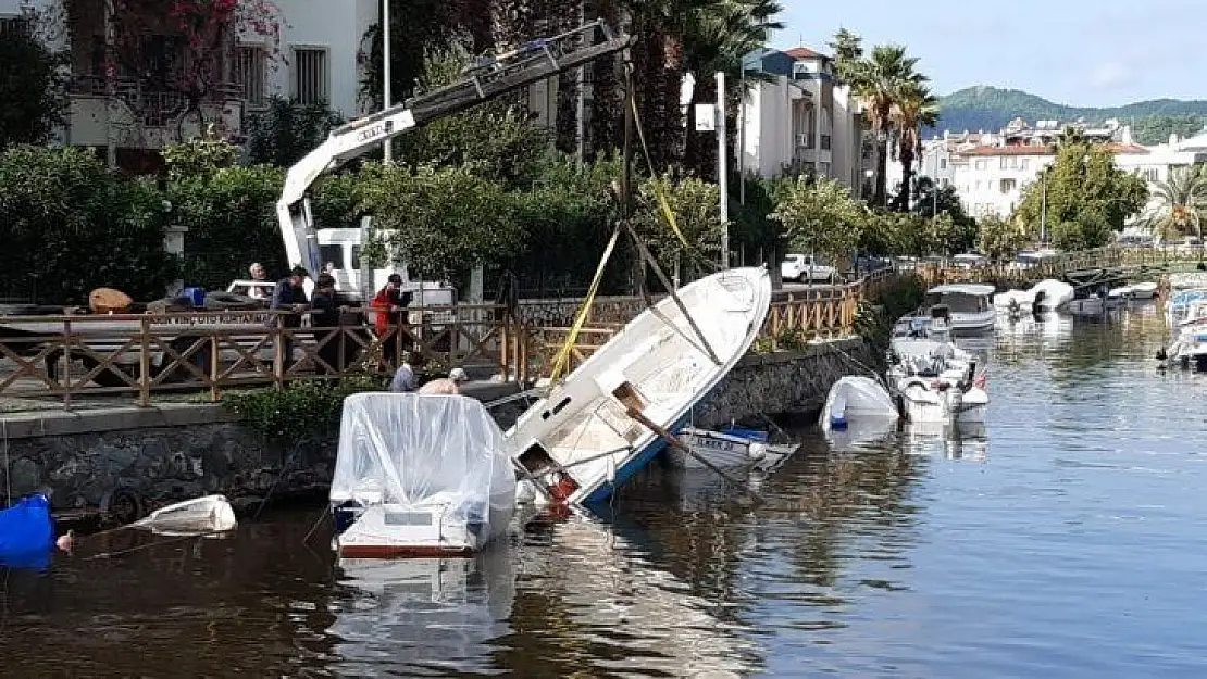 Marmaris'te sağnak yağışın neden olduğu yaralar sarılıyor