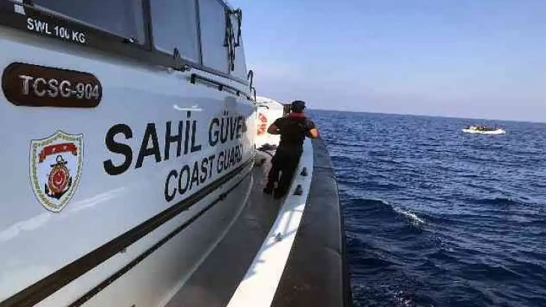 Marmaris ve Datça açıklarında 66 göçmen kurtarıldı