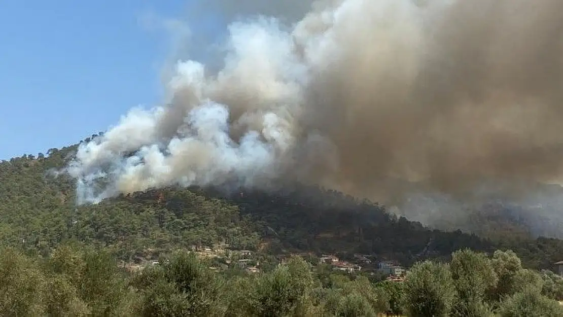 Marmaris yangını tekrar parladı, alevler Hisarönü'nde yerleşim yerlerine yaklaştı