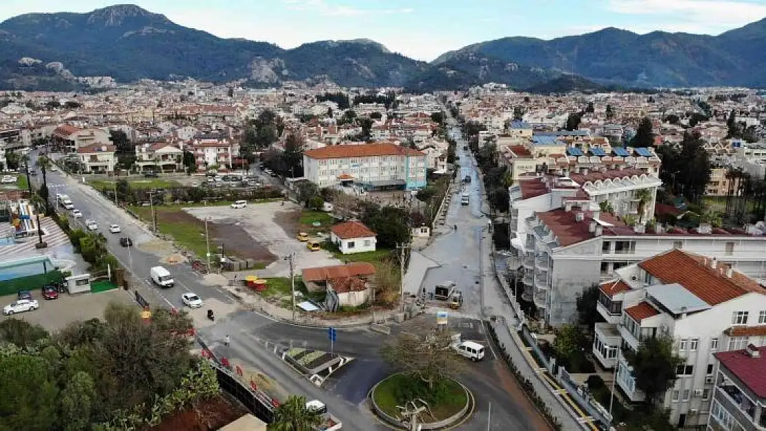 Marmaris Yunus Nadi Caddesi'nde ikinci etap çalışmalar devam ediyor