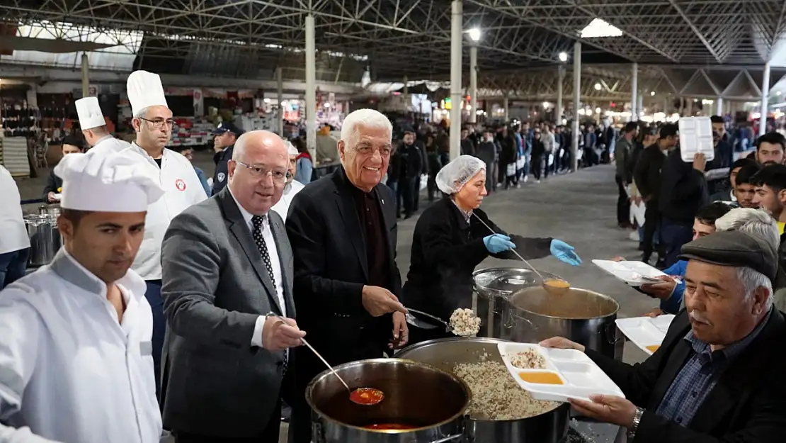 Menteşe belediyesi'nden iftar ziyafeti