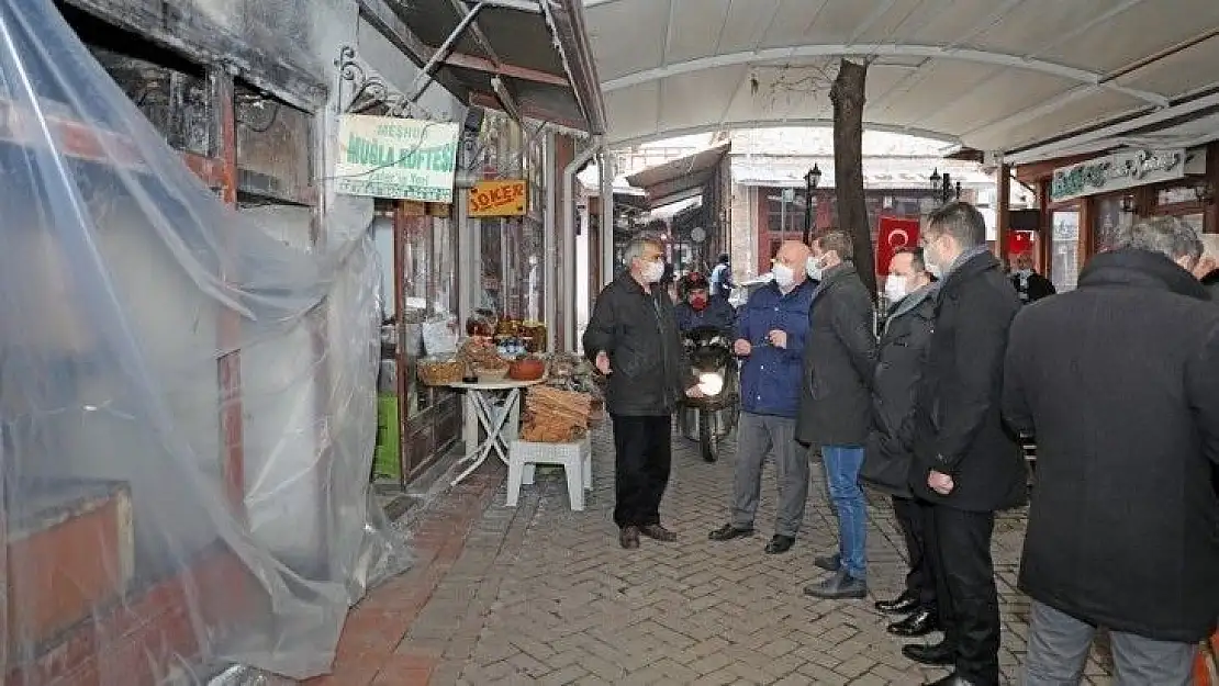 Menteşe Belediyesi'nden yangında zarar gören işyerlerine destek