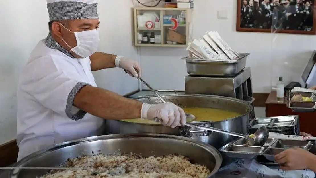 Menteşe Belediyesinden özel öğrencilere ücretsiz yemek