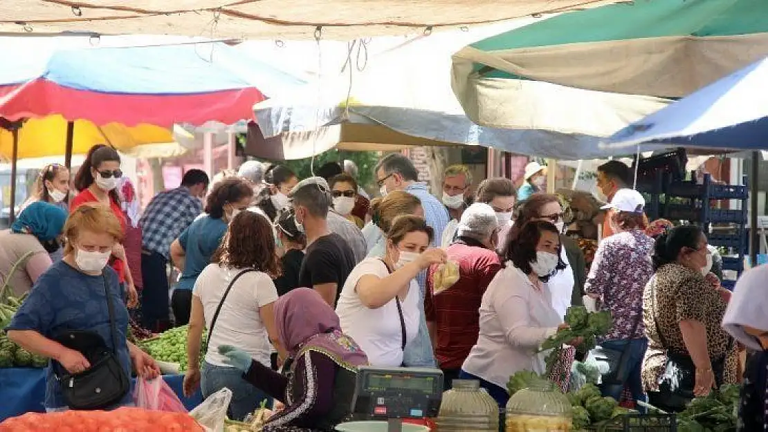 Menteşe halk pazarında sosyal mesafe hiçe sayıldı