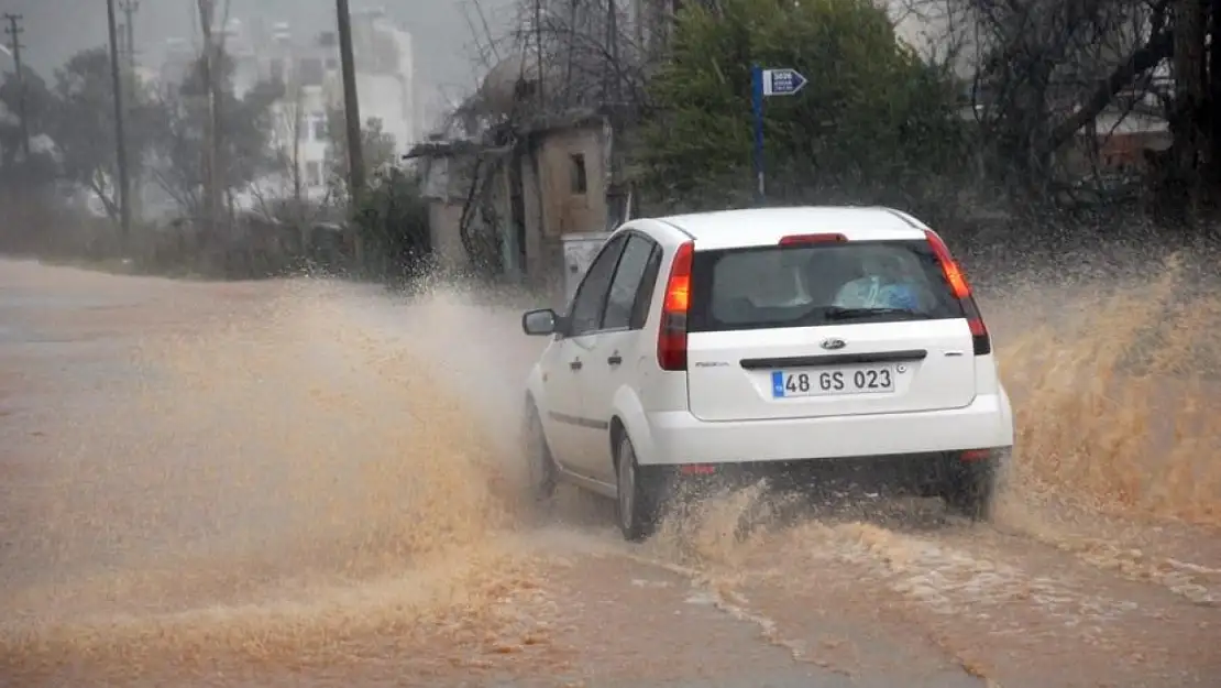 Muğla için gök gürültülü yağış uyarısı