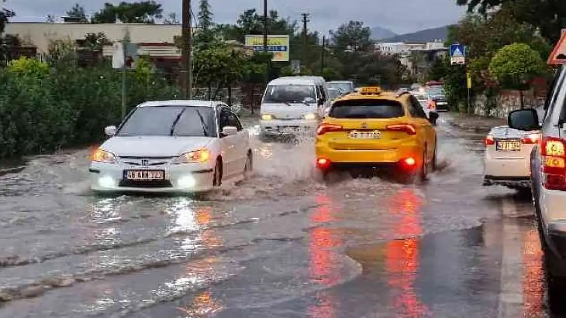 METEOROLOJİ'DEN MUĞLA'YA KUVVETLİ SAĞANAK VE FIRTINA UYARISI