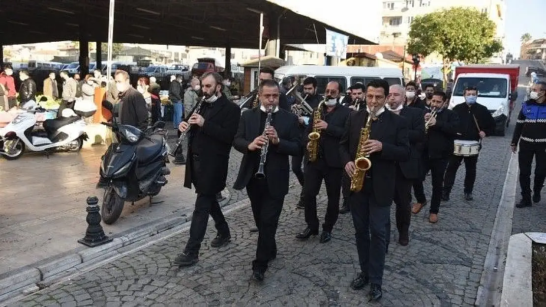 Milas Belediyesi'nden yeni yıla özel kutlama