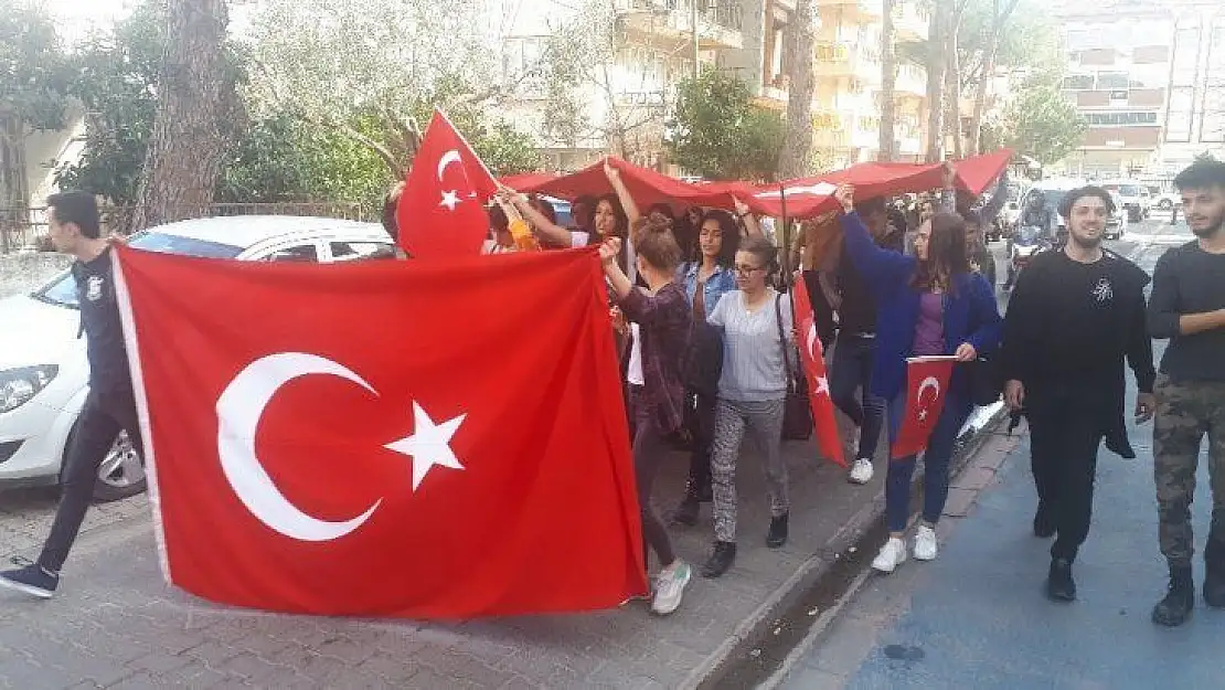 Milas'ta 'Şehitlere Saygı' yürüyüşü