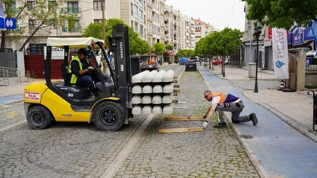 Milas'ta bisiklet yolları yenileniyor