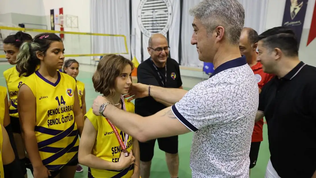 Minik voleybolcular Zafer Bayramı için oynadı