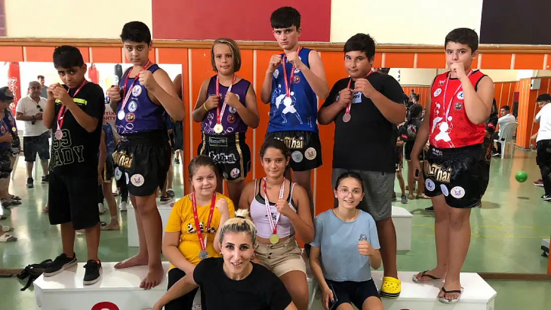 Muaythai Şampiyonasına Fethiyeli Sporcular Damga Vurdu