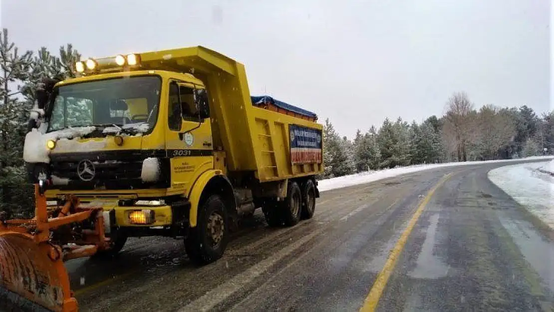 Muğla Büyükşehirden kar mesaisi