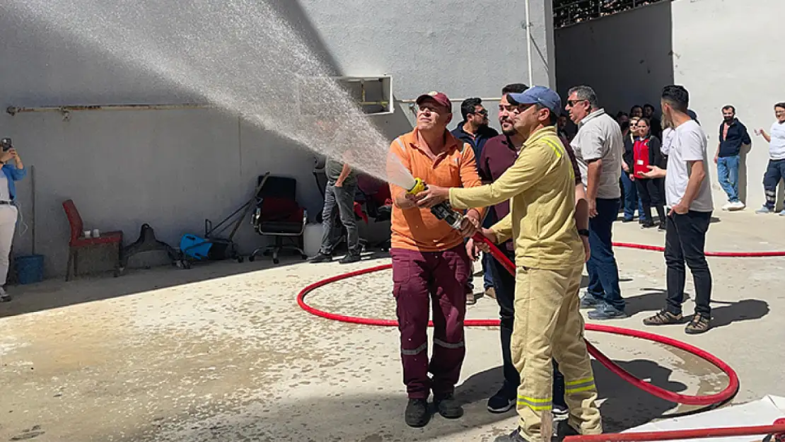 Muğla'da 112 Acil Çağrı Merkezi Çalışanlarına Orman Yangını Eğitimi