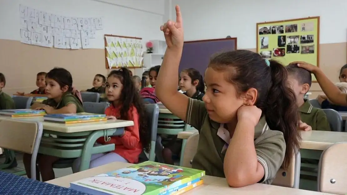 Muğla'da 30 bin öğrenci için ilk ders zili çaldı