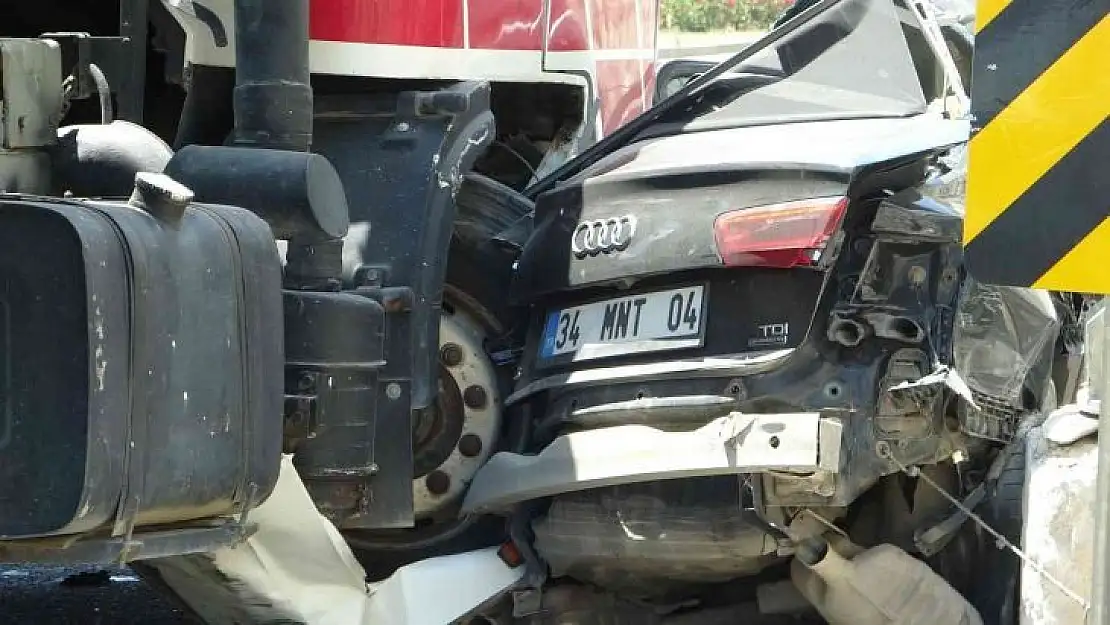 Muğla'da beton mikseri 4 otomobili biçti: 3 yaralı