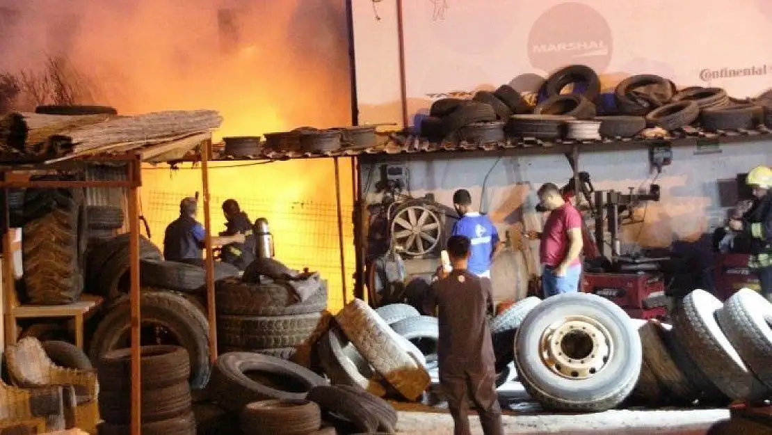 Muğla'da bir iş yeri saniyeler içinde küle döndü