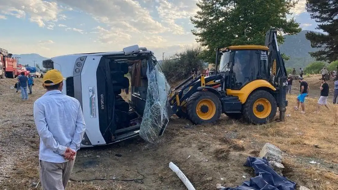 Muğla'da işçileri taşıyan minibüs devrildi: 1 ölü, 12 yaralı