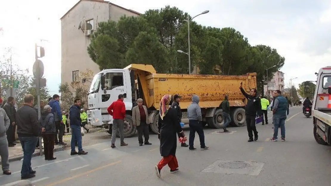 Muğla'da kamyonun çarptığı çocuk ağır yaralandı