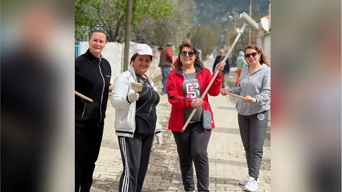 Muğla'da muhtarlardan çevre temizlik etkinliği