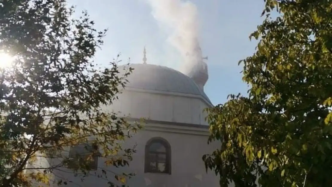 MUĞLA'DAKİ CAMİDE ÇIKAN YANGIN KORKUTTU