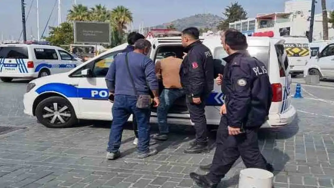 MUĞLA'NIN BODRUM İLÇESİNDE İMARSIZ ARAZİYE YAPILAN BİNALARIN YIKIMINA BAŞLANDI