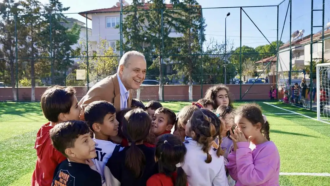 O ilçe halı sahalarına kavuşuyor