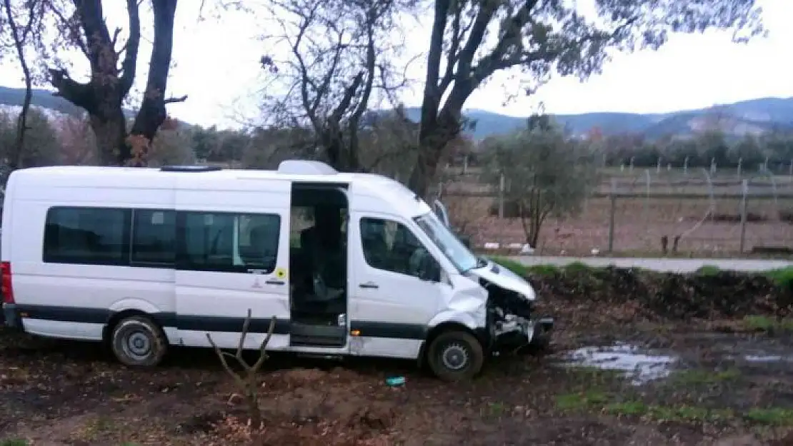 Öğrenci servisi kaza yaptı: 3 yaralı