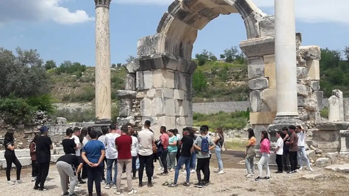 Öğrenciler eğitim öğretim yılını kültür gezileriyle tamamlıyor