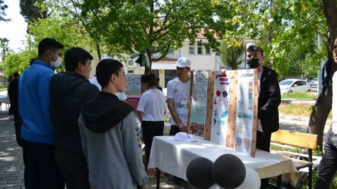 Öğrencilerden bilim fuarı