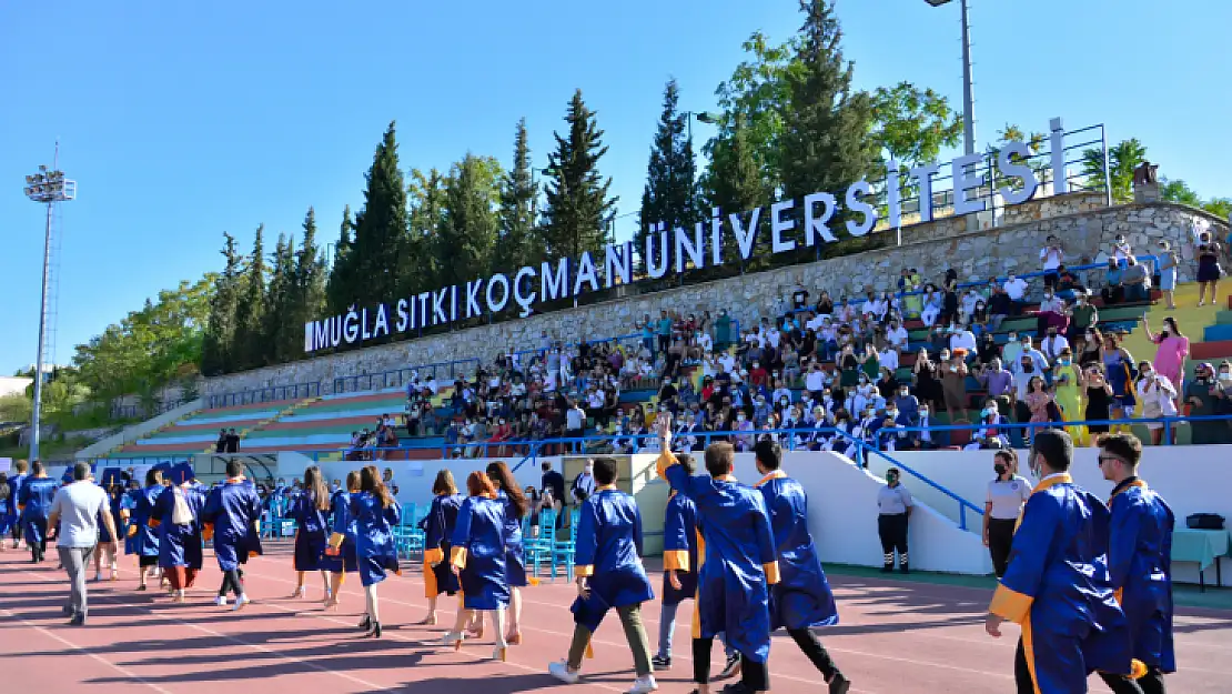 Öğrencilerimizi Yeni Yaşamlarına Uğurluyoruz