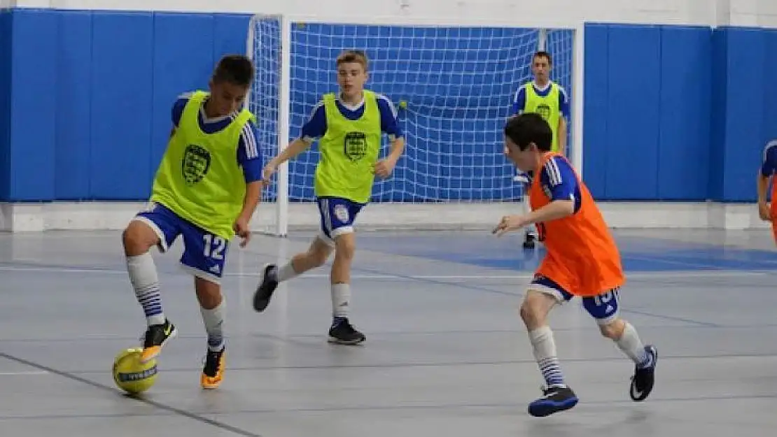 Okullar arası genç erkek FUTSAL karşılaşmaları başladı