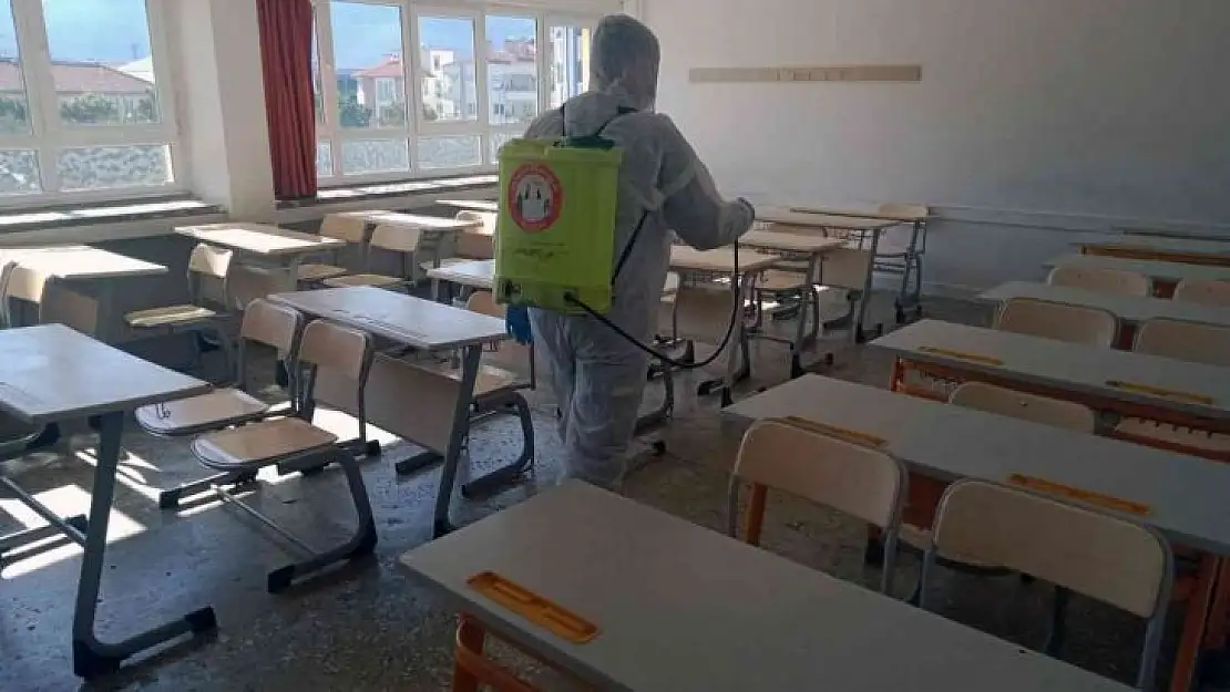 Okullarda dezenfekte çalışmaları devam ediyor