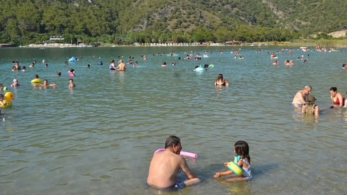 Ölüdeniz'de turizm hareketliliği devam ediyor