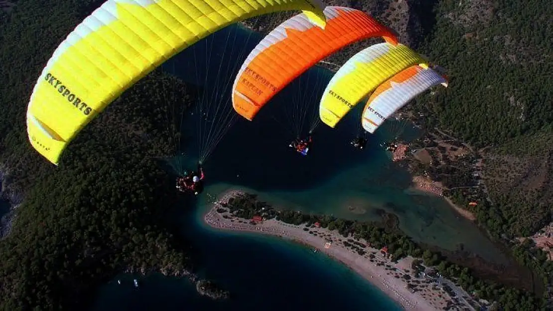 Ölüdeniz uçuş rekoruna koşuyor