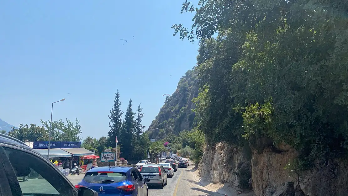 Ölüdeniz Yolunda Trafik Kuyruğu Oluştu