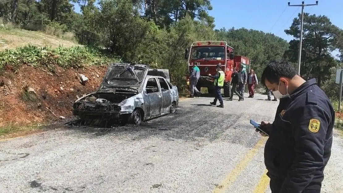 Ormanlık alanda araç yangını