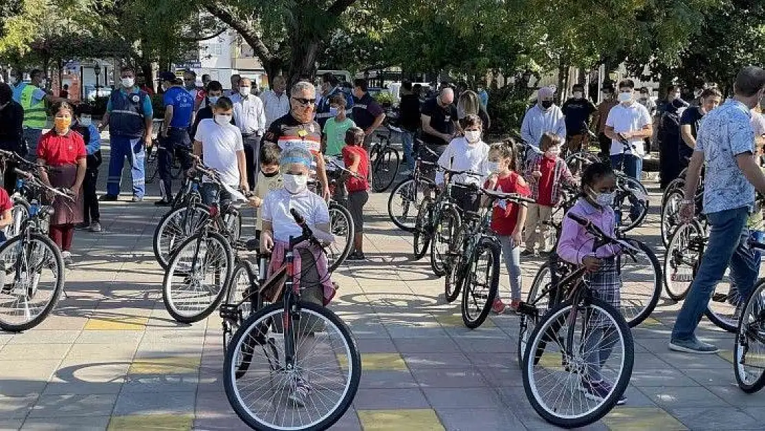 Ortaca'da 60 çocuğa bisiklet hediye edildi