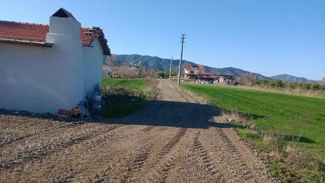 Ortaca'da yol yapım bakım ve tadilat işleri sürüyor