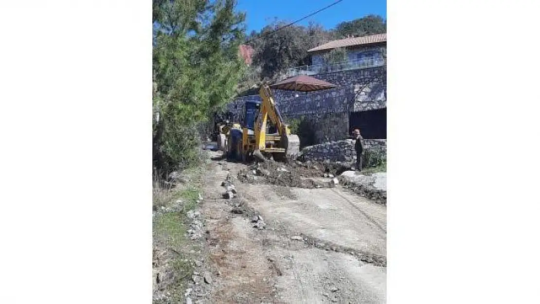 ORTACA'NIN KIRSAL MAHALLELERİNDE YOL BAKIM VE ONARIM ÇALIŞMASI