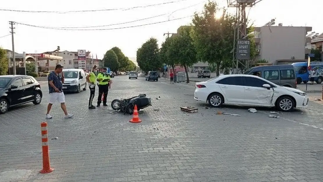 Otomobil ile motosiklet çarpıştı: 1 ağır yaralı