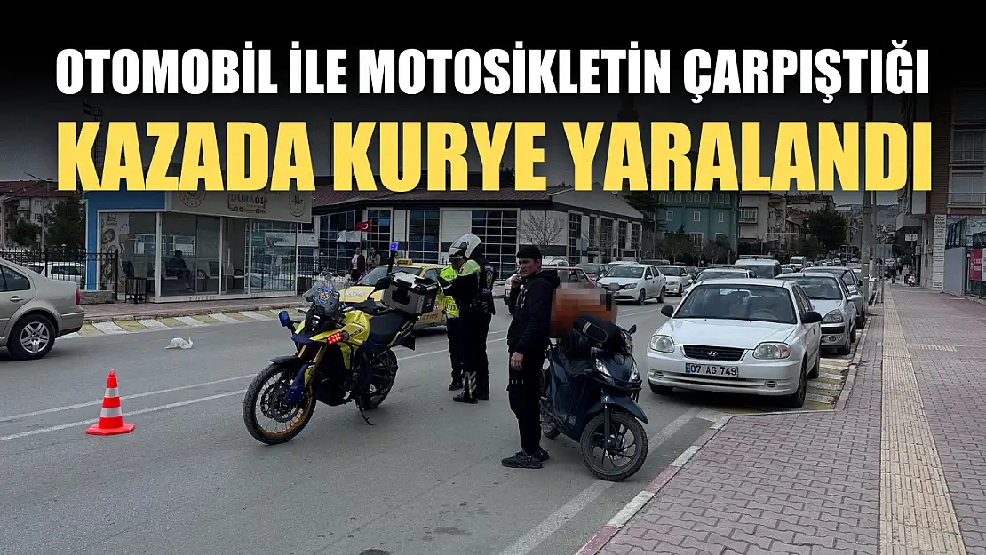 Otomobil ile motosikletin çarpıştığı kazada kurye yaralandı