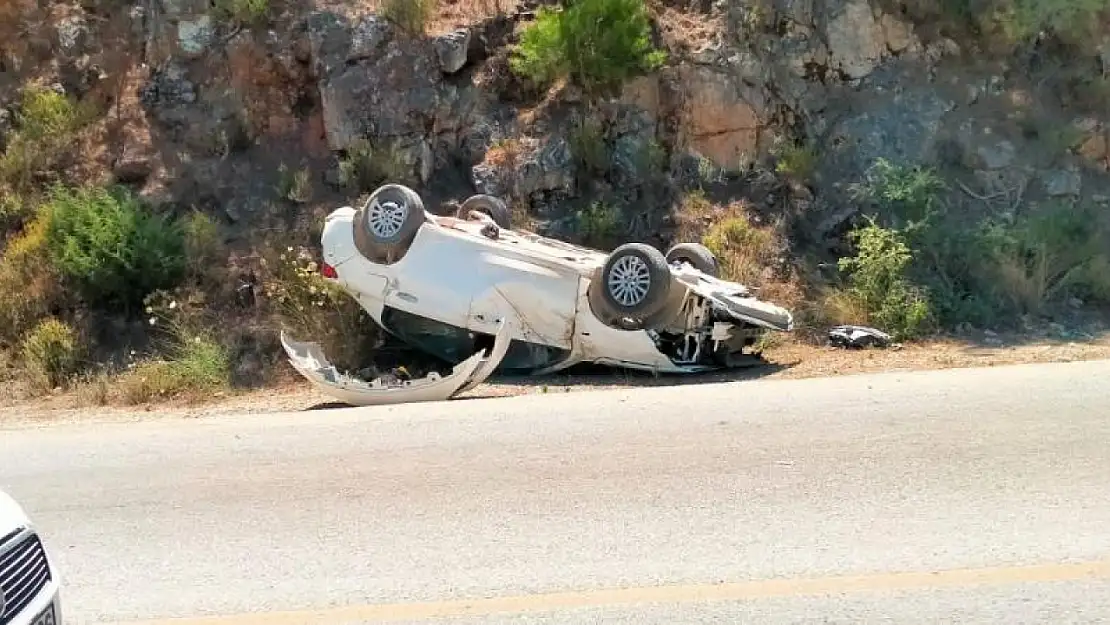 Otomobilden dışarı fırlayan sürücü kurtarılamadı