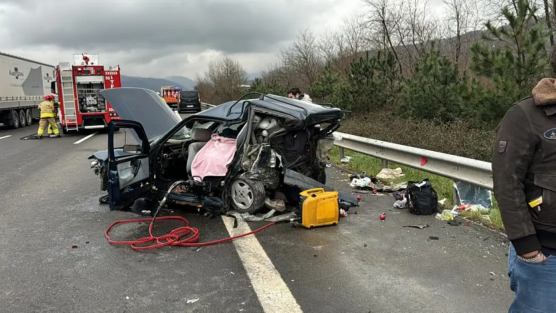 Otoyolda feci kaza: 1 ölü, 2'si ağır 5 yaralı