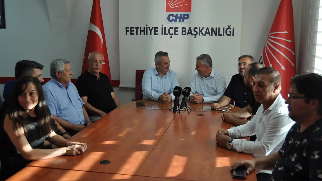 Özdağ'dan CHP ilçe teşkilatına ziyaret