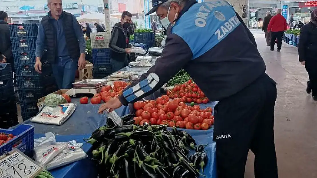 Pazar yerinde fiyat etiket kontrolü