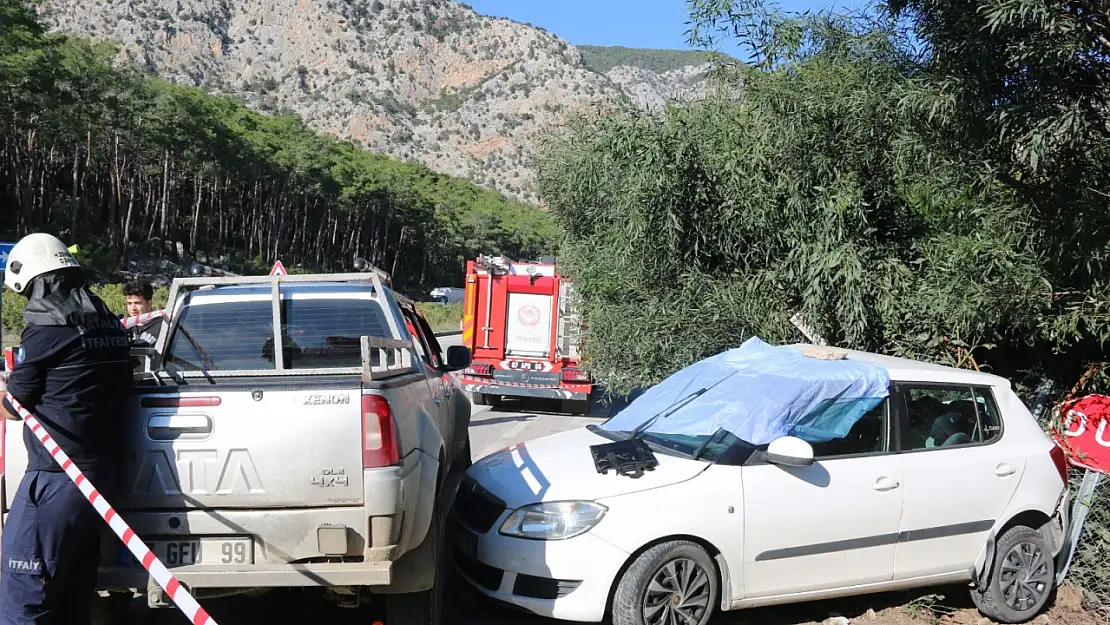 Piknik yolundaki feci kazada 1 kişi öldü, olay yerine koşan kızı gözyaşlarına boğuldu